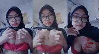 Jilbab Hitam Bikin Sange