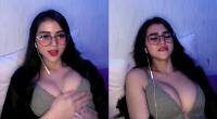 Angelic Demon Selebgram Toge Mendesah Nikmat