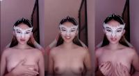 Lea Bella Telanjang Dada