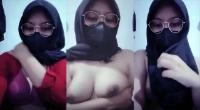 Hijab ABG Toge Kacamata Live Barbar