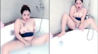 Sherly Dewi Live Mandi