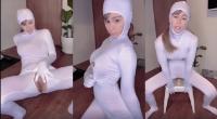 Cantik Serba Putih Omek Squirt