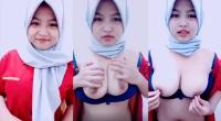 Toket Gadis Jilbab Buka Seragam Kerja