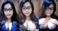 ABG Kacamata Remas Toket Udah Gede