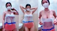 Toket Bulat Bergetar Molly