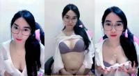 Amerlita Cantik Berkacamata Sexy